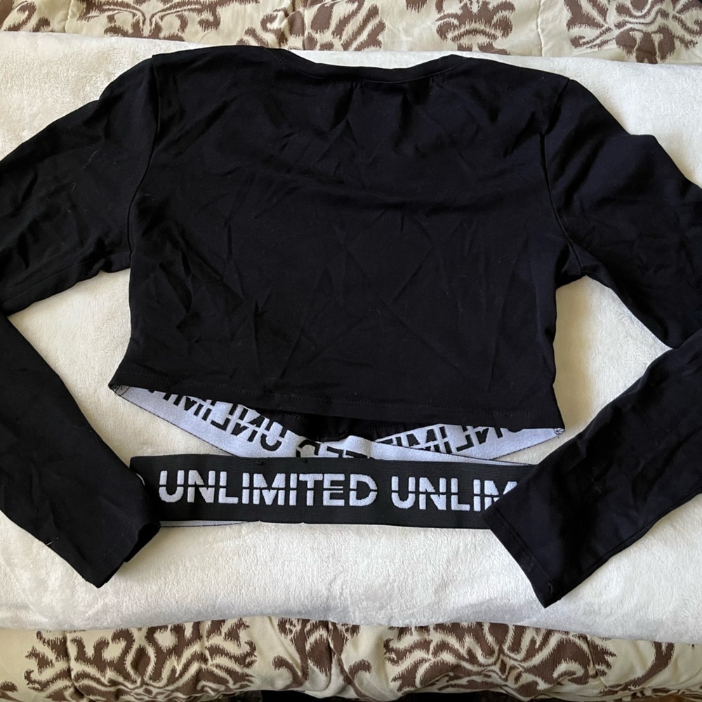 Crop Top - Picture 2 of 3